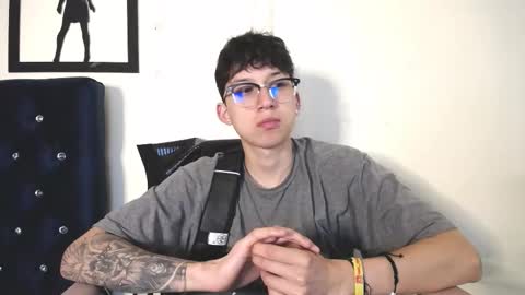 Snapshot of _thomas_hot_ chatting on October 29, 1:19 am Thomas online show from October 29, 1:19 am