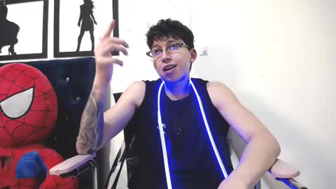 Snapshot of _thomas_hot_ chatting on November 7, 4:34 am Thomas online show from November 7, 4:34 am