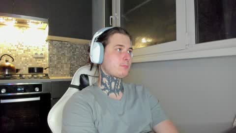 _torfin_ online show from December 3, 11:35 pm