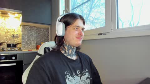 _torfin_ online show from December 10, 6:44 am