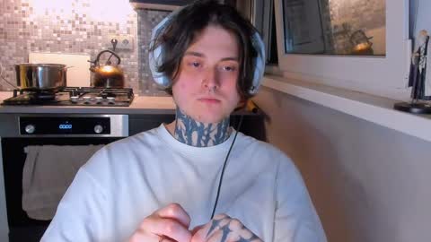 _torfin_ online show from April 4, 11:13 pm