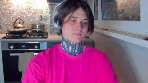 _torfin_ online show from April 11, 12:37 am