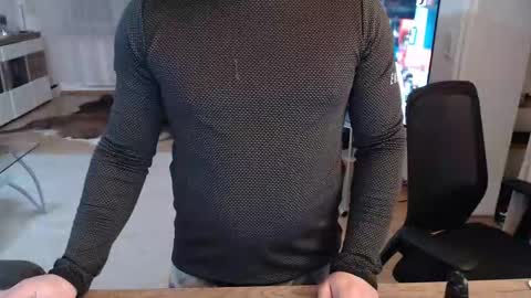 _trythis_ online show from December 14, 7:07 pm