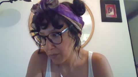 Snapshot of _tutti_frutti_ chatting on June 22, 3:25 am _tutti_frutti_ online show from June 22, 3:25 am