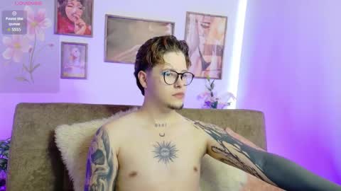 _tyleer_ online show from September 12, 11:54 am