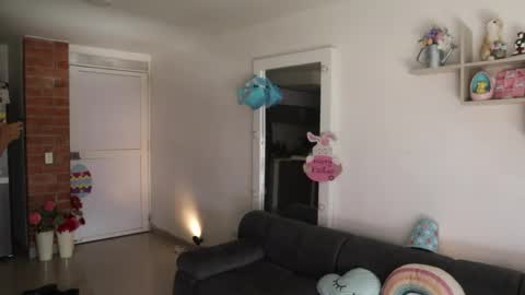 Anastasia Vahos online show from April 15, 5:20 pm