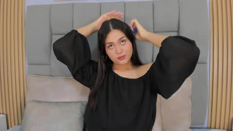 Snapshot of _valerycooper chatting on May 29, 12:03 pm _valerycooper online show from May 29, 12:03 pm