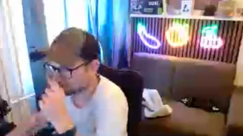 Snapshot of _whoisthatguy_ chatting on July 5, 11:17 am _whoisthatguy_ online show from July 5, 11:17 am