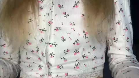 _wide_eyed_ online show from January 6, 7:17 pm