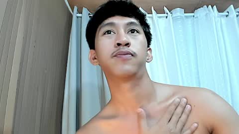 Snapshot of _xxhavefunwithme69_ chatting on April 8, 11:54 am Andrei online show from April 8, 11:54 am