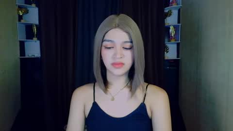 _xxlilly online show from May 5, 3:03 am