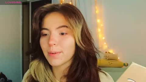 _yourcherrybomb online show from March 1, 4:37 am