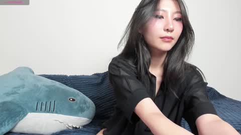 Mia online show from December 30, 12:00 am