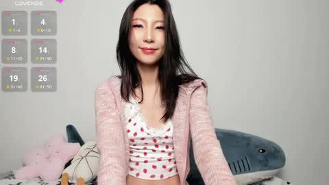 Mia online show from March 29, 11:49 pm