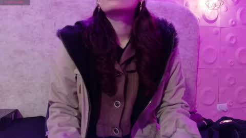 Yuyi online show from November 2, 11:45 am