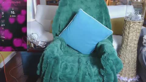 Snapshot of a1wifeslut4u chatting on December 15, 2:37 pm A1wifeslut4u online show from December 15, 2:37 pm