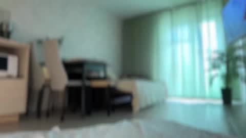        online show from October 28, 7:45 am