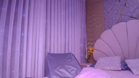 Snapshot of a_aisha chatting on May 21, 12:01 pm Aisha online show from May 21, 12:01 pm