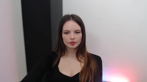 a_ariella_ online show from September 20, 7:09 am