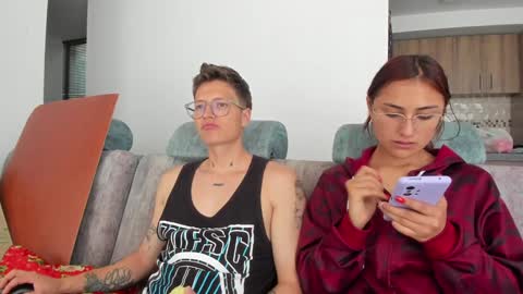 A Sexy Couple online show from December 4, 7:12 pm