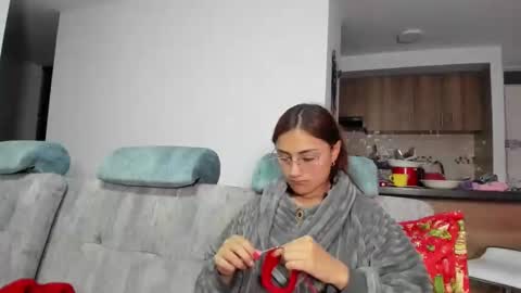 A Sexy Couple online show from December 6, 11:36 pm