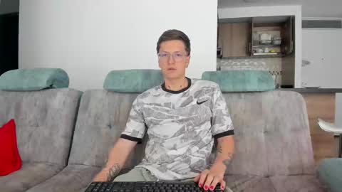 A Sexy Couple online show from January 12, 5:01 pm