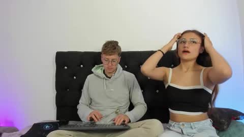 A Sexy Couple online show from December 19, 6:37 pm