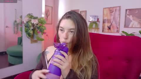 Snapshot of aaaaamy_1 chatting on June 21, 10:01 pm Aamy online show from June 21, 10:01 pm