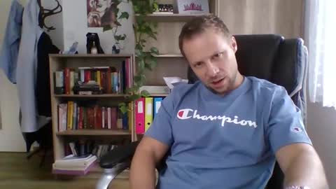 Snapshot of aaaandzzz chatting on January 23, 10:54 am Long distance cumshot online show from January 23, 10:54 am