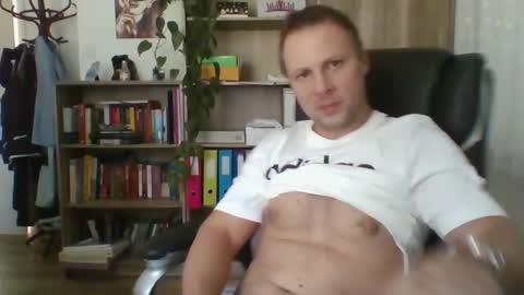 Snapshot of aaaandzzz chatting on February 4, 12:44 pm Long distance cumshot online show from February 4, 12:44 pm