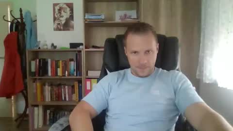 Snapshot of aaaandzzz chatting on September 16, 8:15 am Long distance cumshot online show from September 16, 8:15 am