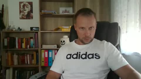 Snapshot of aaaandzzz chatting on November 13, 9:30 am Long distance cumshot online show from November 13, 9:30 am