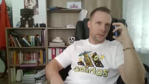 Snapshot of aaaandzzz chatting on February 18, 8:43 am Long distance cumshot online show from February 18, 8:43 am