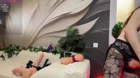 Snapshot of aaalenska chatting on May 2, 10:26 pm call me a Goddess online show from May 2, 10:26 pm