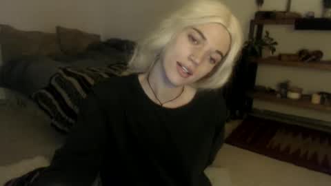 Snapshot of aaalllyyyo chatting on December 13, 8:26 pm ally online show from December 13, 8:26 pm