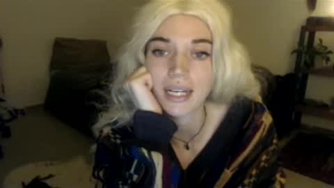 Snapshot of aaalllyyyo chatting on December 15, 1:13 am ally online show from December 15, 1:13 am