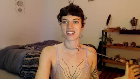 Snapshot of aaalllyyyo chatting on February 27, 7:26 pm ally online show from February 27, 7:26 pm