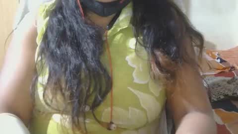 Snapshot of aaradhya_sexy_88 chatting on April 1, 11:33 am aaradhya_sexy_88 online show from April 1, 11:33 am
