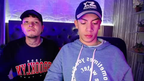 Snapshot of aaron_blink1 chatting on December 24, 1:50 pm Aaron online show from December 24, 1:50 pm