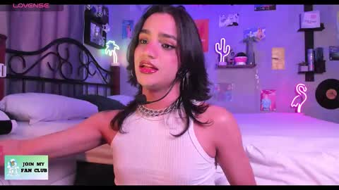 Snapshot of aaron_darkus chatting on February 10, 3:38 pm Aaron online show from February 10, 3:38 pm