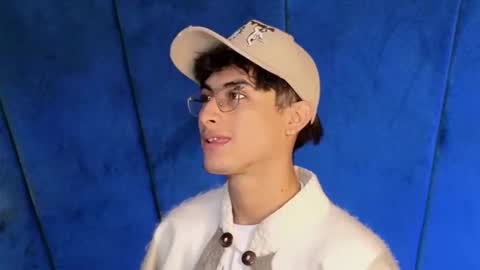 Aaron Ezequiel online show from October 26, 8:48 pm