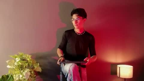 Aaron Ezequiel online show from November 26, 1:39 am