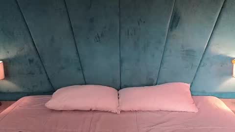 Aaron Ezequiel online show from February 12, 8:48 pm