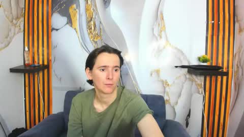 Aaron online show from November 30, 7:51 pm