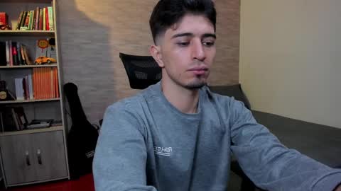 Aaron online show from February 25, 7:14 pm