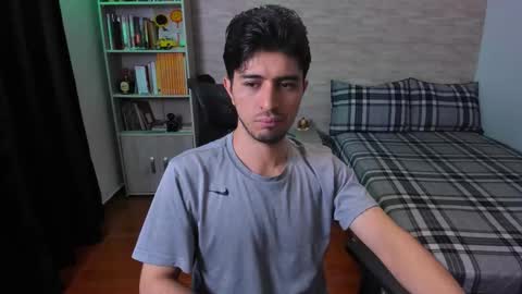 Aaron online show from November 10, 5:45 pm