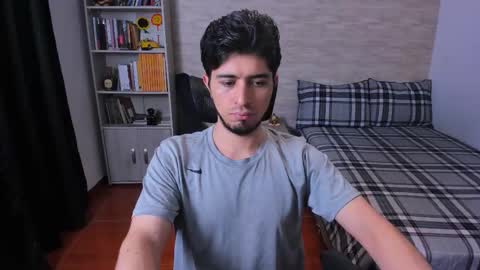 Aaron online show from November 25, 9:37 pm