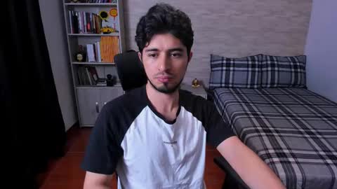 Aaron online show from November 29, 10:46 pm