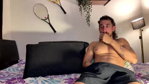 Snapshot of aaron_wheel chatting on July 7, 2:25 am aaron_wheel online show from July 7, 2:25 am