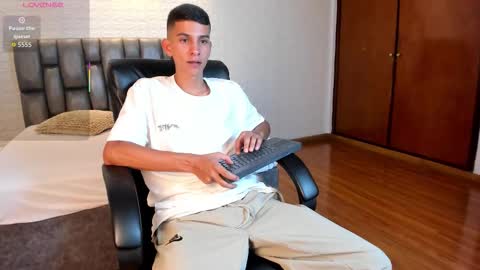 Aaron online show from March 20, 8:14 pm